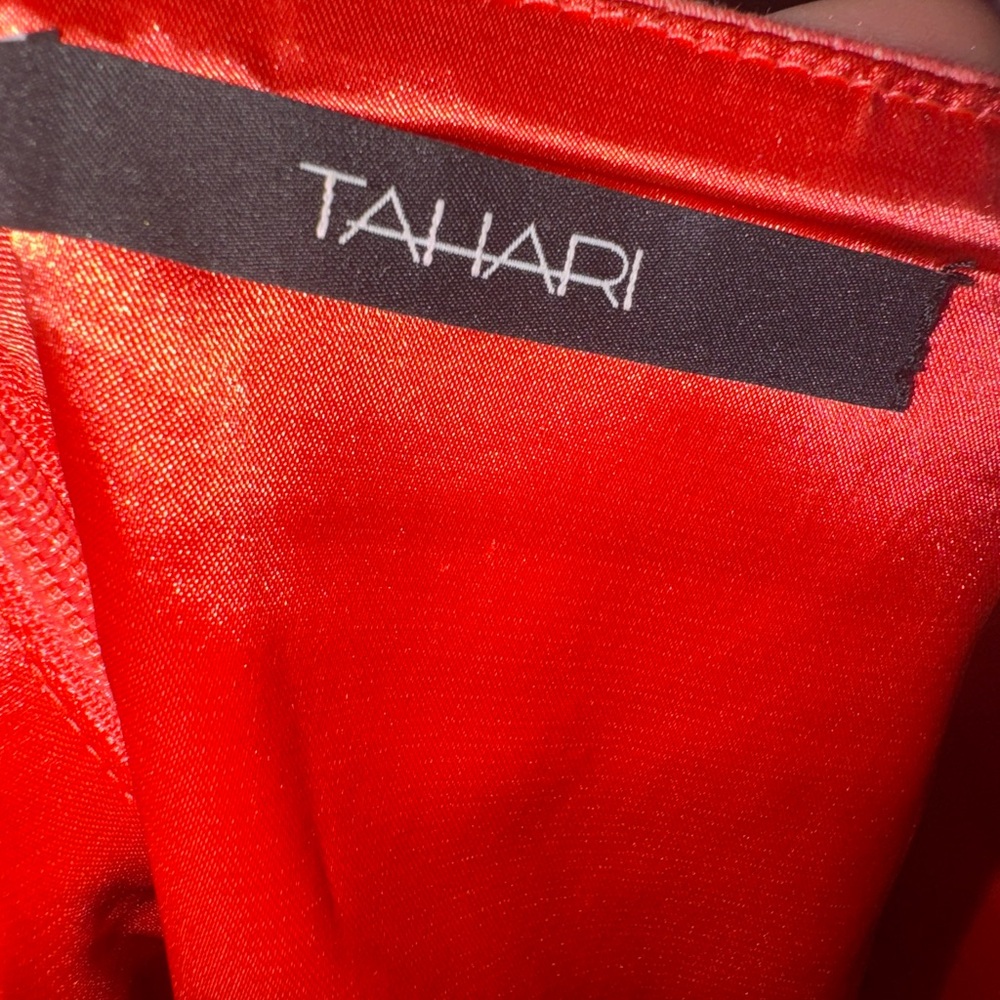 Tahari - Picture 3 of 4